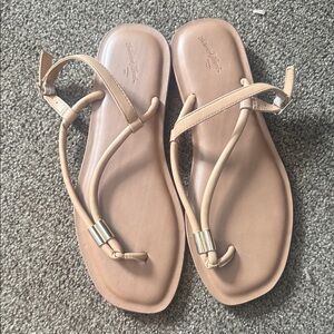 Universal Thread Tan Sandals with Gold Accents